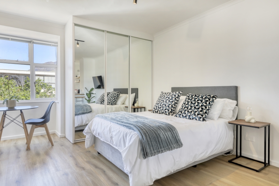 To Let 1 Bedroom Property for Rent in Green Point Western Cape